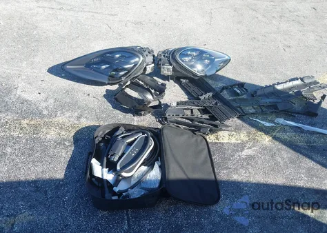 2020 Porsche Cayenne E-Hybrid Coupe z USA, uszkodzony, nr VIN WP1BE2AY9LDA55293